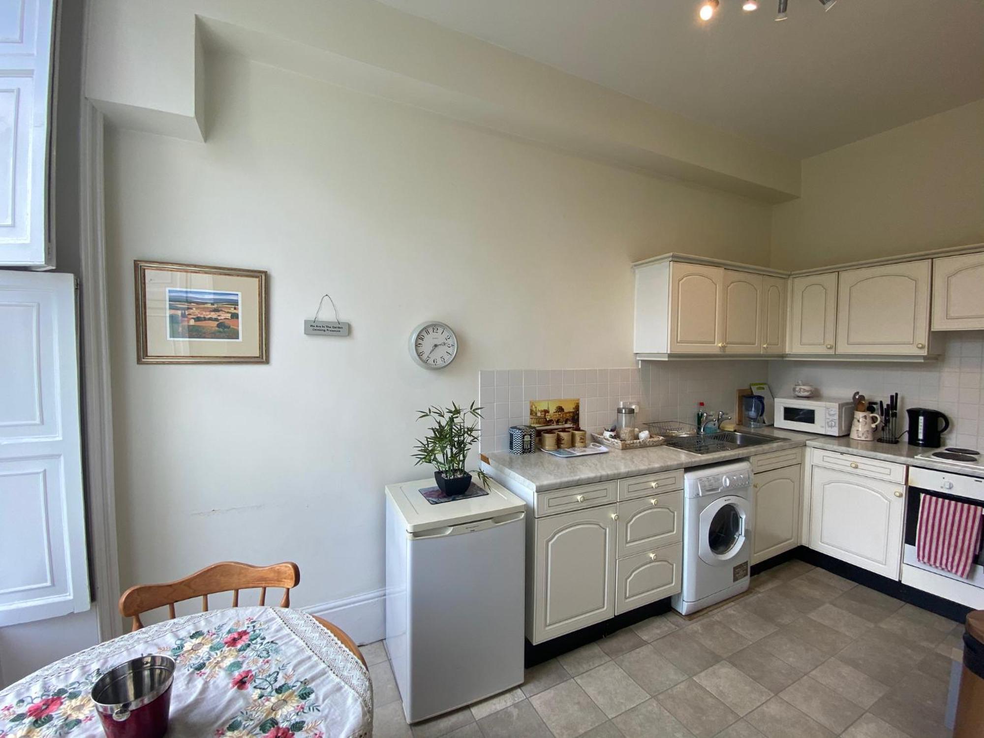 Grosvenor Apartments In Bath - Great For Families, Groups, Couples, 80 Sq M, Parking المظهر الخارجي الصورة