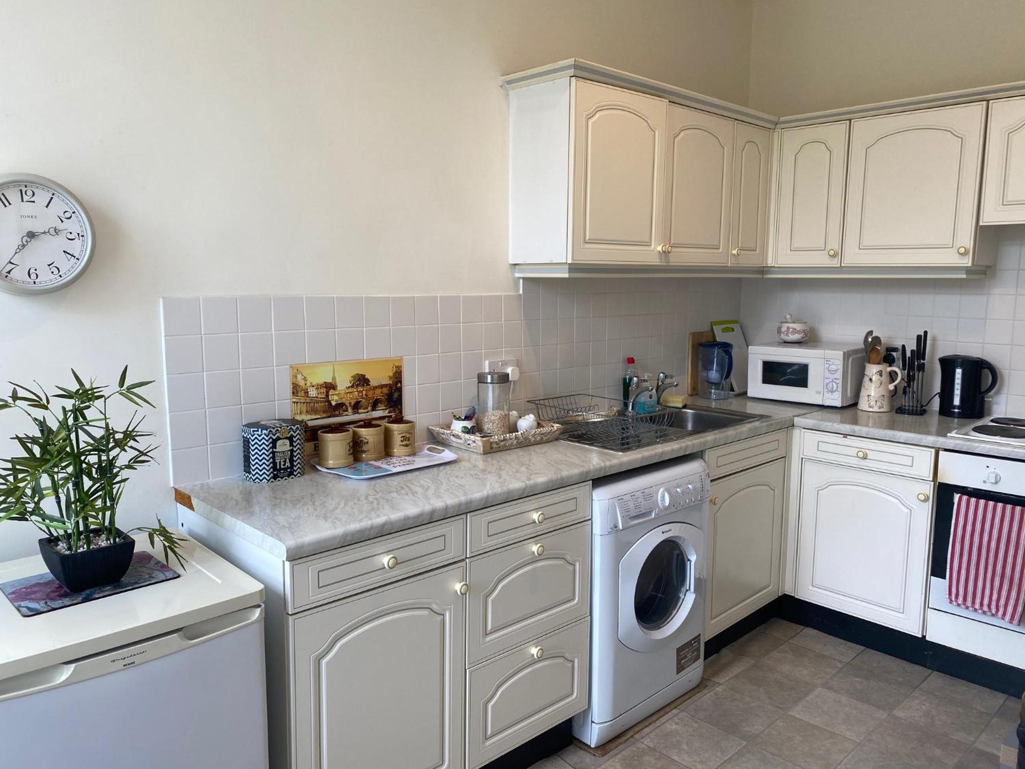Grosvenor Apartments In Bath - Great For Families, Groups, Couples, 80 Sq M, Parking المظهر الخارجي الصورة
