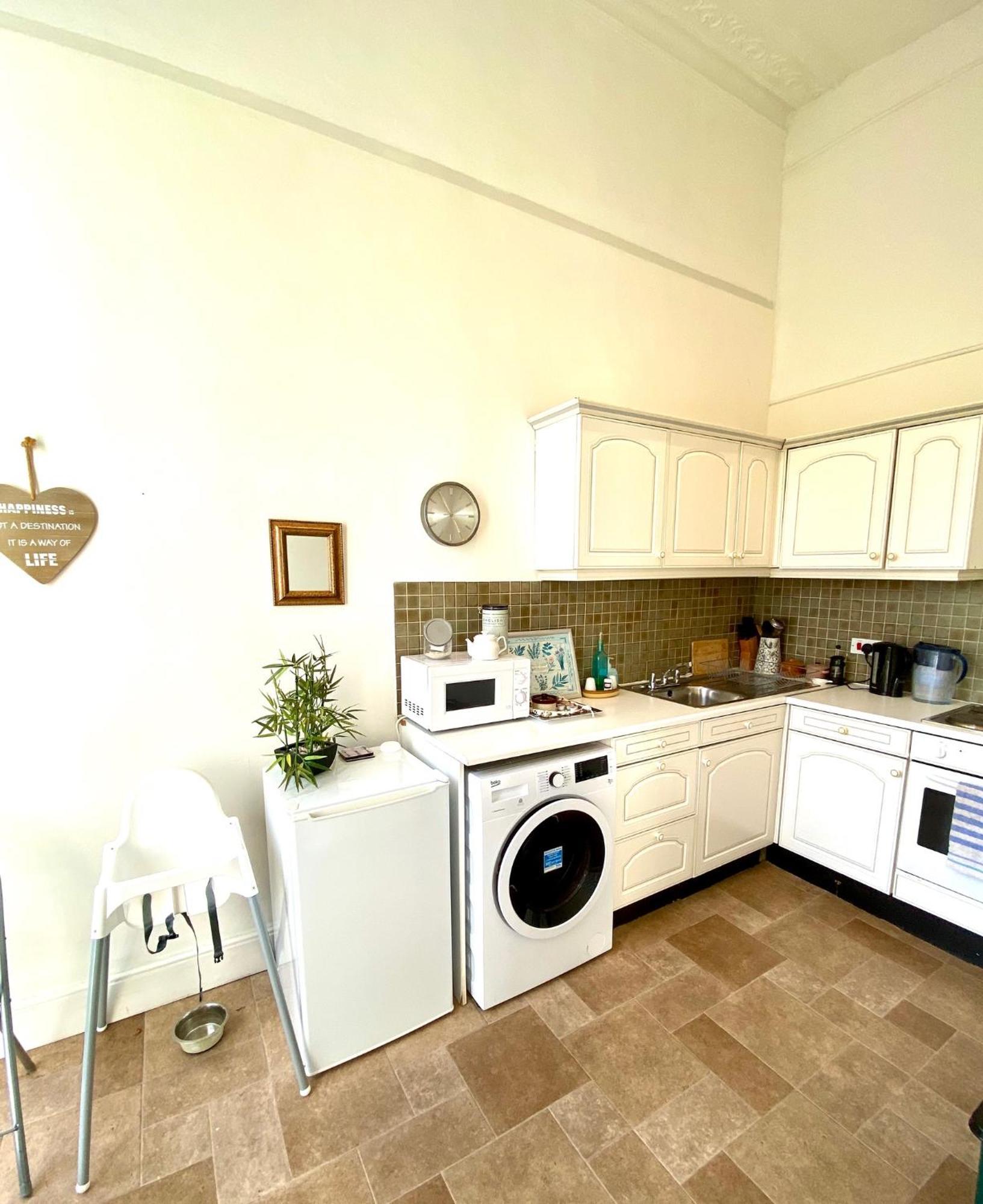 Grosvenor Apartments In Bath - Great For Families, Groups, Couples, 80 Sq M, Parking المظهر الخارجي الصورة